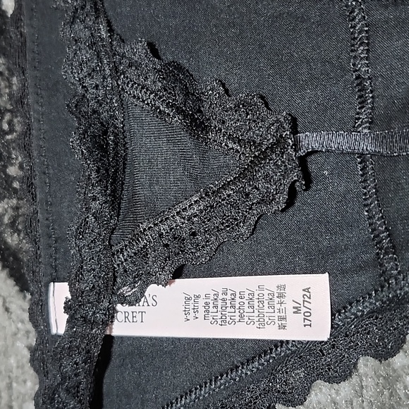 VICTORIA SECRET BLACK LACE-TRIM V-STRING PANTY NWOT MEDIUM - Picture 7 of 9